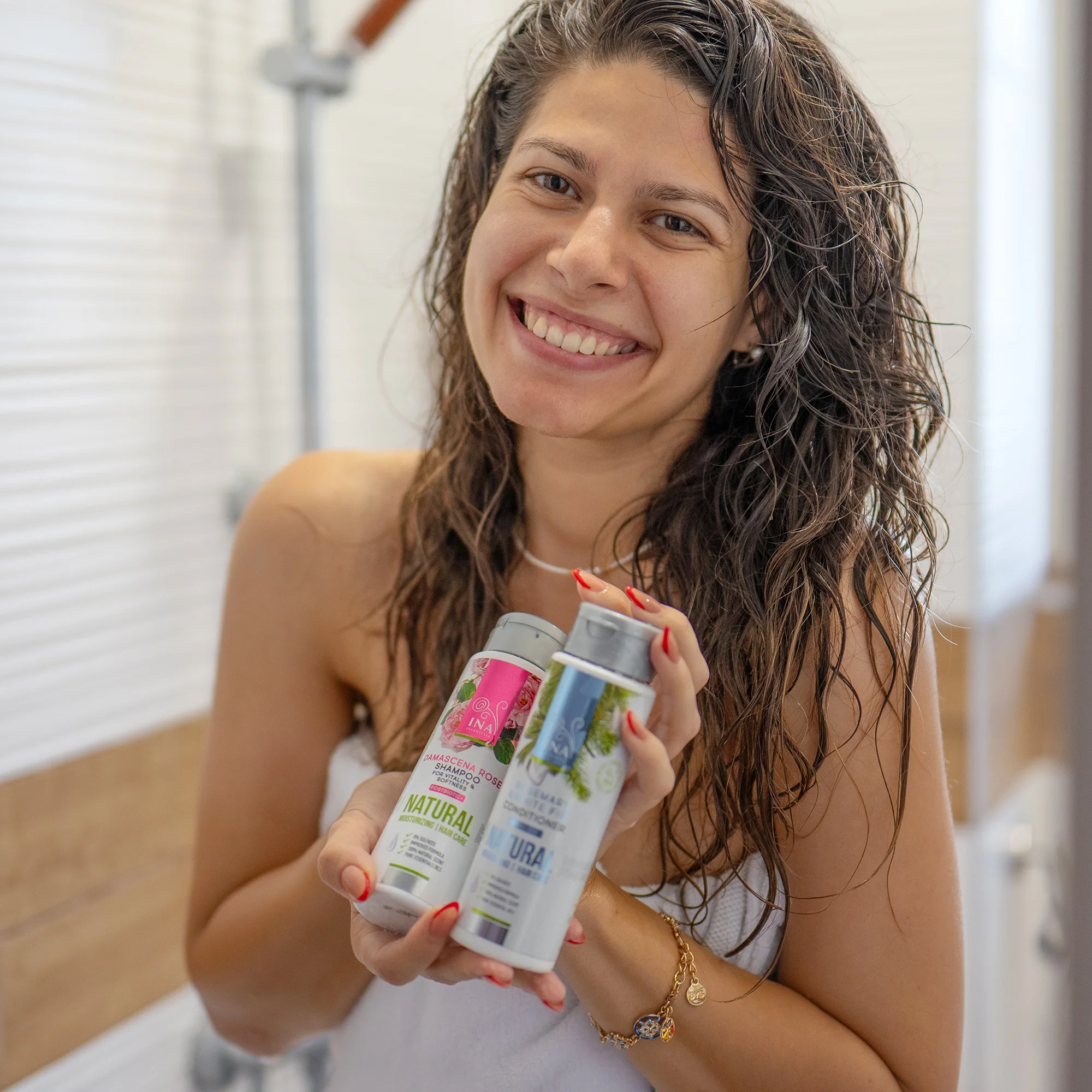 Natural Rose Shampoo for Dry and Damaged Hair - Image 4