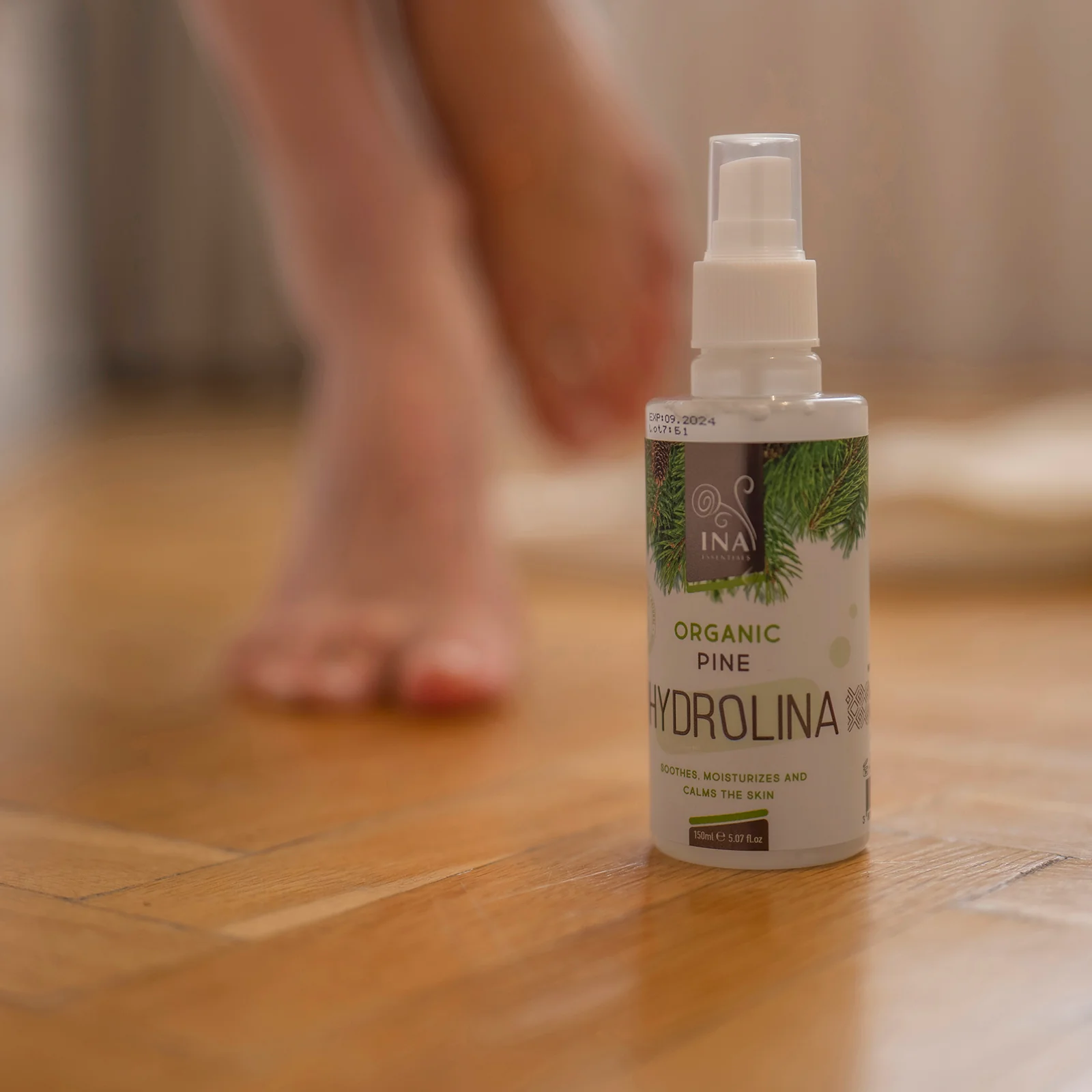 Organic White Pine Water - Hydrolina - Spray for skin Fungus and smelly feet - Image 4